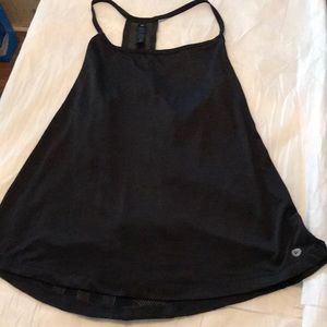 Cut detailed workout top